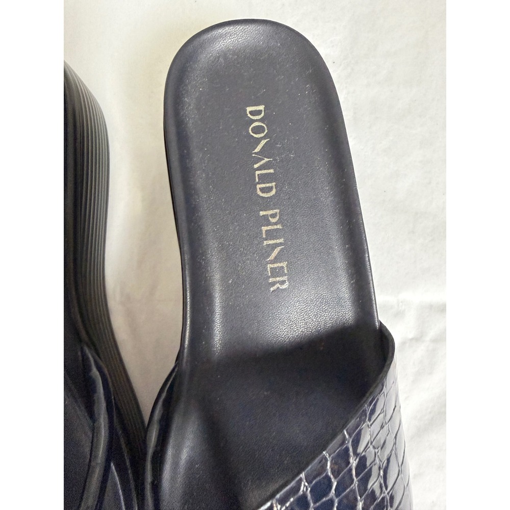 Donald Pliner Fifi Sandals Womens 5.5 Navy Blue Excellent Croc Embossed Wedge - Picture 3 of 9